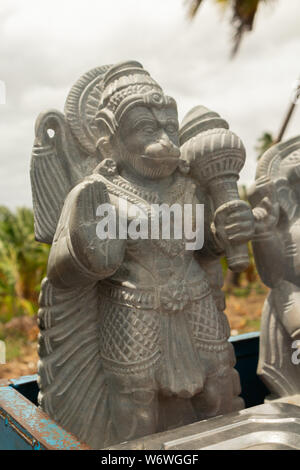 Schön Statue des hinduistischen Gottes Hanuman oder Maruti rock Skulptur an hampi für den Verkauf geschnitzt Stockfoto