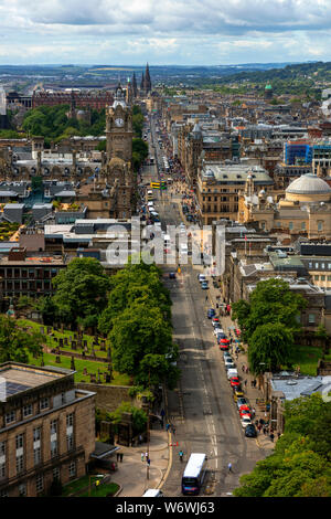 Blick vom Calton Hill zu Häuser der Altstadt, vor der Princes Street, Edinburgh, Lothian, Schottland, Vereinigtes Königreich Stockfoto