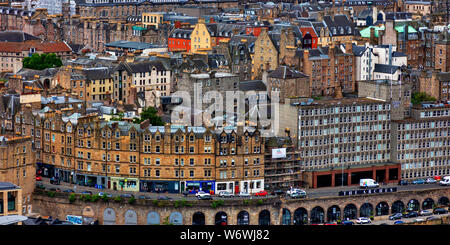 Blick vom Calton Hill zu Häuser der Altstadt, vor Jeffrey Street, Edinburgh, Lothian, Schottland, Vereinigtes Königreich Stockfoto