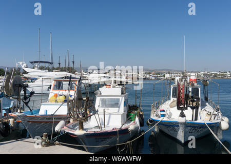 Paphos, Zypern, May 25, 2019. Hafen von Paphos, Fischerboote im Hafen Stockfoto