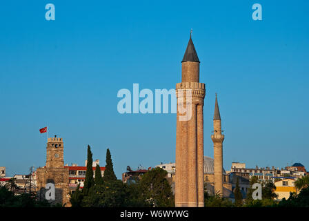 Historische Sehenswürdigkeit gerillte Minarett (Yivli Minare) Kaleici - Antalya Stockfoto