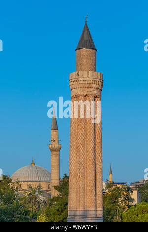 Die Alaeddin Moschee oder Yivli Minare Moschee in Antalya Altstadt oder Kaleici in der Türkei Stockfoto