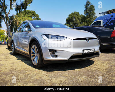 Melbourne, Australien: 17. März 2019: Tesla Model S auf einer Straße in St Kilda, Melbourne geparkt. Tesla Motors sind einer der führenden Hersteller. Stockfoto