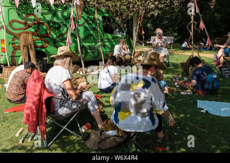 Cambridge, Großbritannien. 2. August 2019. Willow Weberei während der Cambridge Folk Festival. Richard Etteridge/Alamy leben Nachrichten Stockfoto