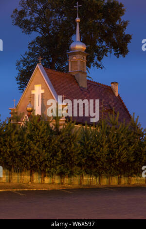 St. Anna Kirche in Lötzen in der Nacht. Gizycko, Ermland-Masuren, Polen. Stockfoto