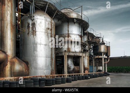 Massive Metallausführung, der auf einer verlassenen Fabrik Stockfoto