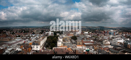 Blick nach Norden in Richtung der South Downs über Worthing, aus dem Riesenrad Stockfoto