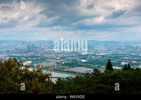 Panoramablick von Kunming, die Hauptstadt und größte Stadt der Provinz Yunnan im Südwesten Chinas Stockfoto