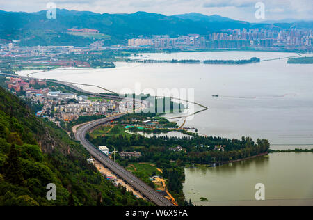Panoramablick von Kunming, die Hauptstadt und größte Stadt der Provinz Yunnan im Südwesten Chinas Stockfoto