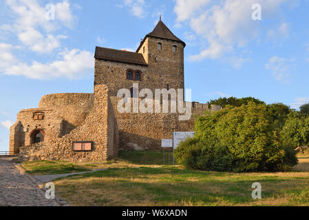 BEDZIN, Polen - 15. Juli 2019: Mittelalterliche Bedzin Schloss im südlichen Polen. Die steinerne Festung stammt aus dem 14. Jahrhundert. Europa Stockfoto