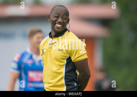 Heidelberg, Deutschland. 28. Juli 2019. Deutschen Meisterschaften in sieben Mann Rugby am 27. und 28. Juli 2019 in Heidelberg. Die Tafadzwa Chitokwindo aus Pforzheim fungiert als Schiedsrichter. Credit: Jürgen Kessler/Kessler-Sportfotografie/dpa/Alamy leben Nachrichten Stockfoto