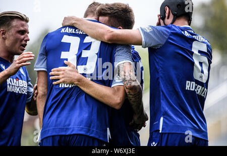 Karlsruhe, Deutschland. 03 Aug, 2019. Jubel, Jubel, Jubeln, Freude, Emotion, Jubeln, Jubeln, Jubeln, Freude, Emotionen, emotionale 3:1. Torhüter Philipp Hofmann (KSC/33). GES/Fußball/2. Bundesliga: Karlsruher SC - Dynamo Dresden, 03.08.2019 Fußball: 2. Bundesliga: KSC vs Dynamo Dresden, Karlsruhe, August 3, 2019 | Verwendung der weltweiten Kredit: dpa/Alamy leben Nachrichten Stockfoto