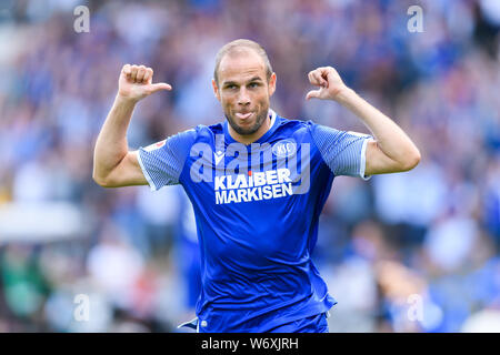 Karlsruhe, Deutschland. 03 Aug, 2019. Jubel nach dem Tor zum 4:1, Torwart Manuel Stiefler (KSC). GES/Fußball/2. Bundesliga: Karlsruher SC - Dynamo Dresden, 03.08.2019 Fußball: 2. Bundesliga: KSC vs Dynamo Dresden, Karlsruhe, August 3, 2019 | Verwendung der weltweiten Kredit: dpa/Alamy leben Nachrichten Stockfoto