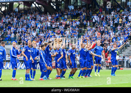 Karlsruhe, Deutschland. 03 Aug, 2019. Die endgültigen Jubel an der KSC. GES/Fußball/2. Bundesliga: Karlsruher SC - Dynamo Dresden, 03.08.2019 Fußball: 2. Bundesliga: KSC vs Dynamo Dresden, Karlsruhe, August 3, 2019 | Verwendung der weltweiten Kredit: dpa/Alamy leben Nachrichten Stockfoto