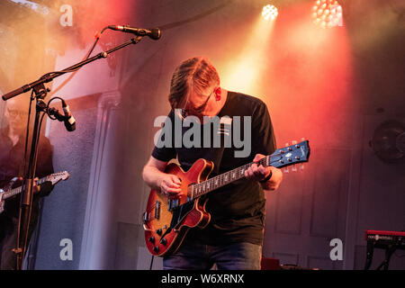 Fotos von Teenage Fanclub bei Sommer Nächte im Musikpavillon Kelvingrove Glasgow 30. Juli 2019 Musik fotografie Konzert Fotografie Stockfoto