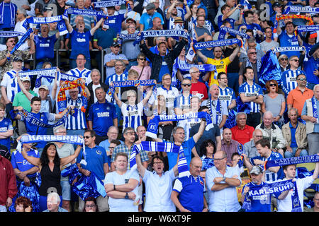 Karlsruhe, Deutschland. 03 Aug, 2019. Funktion KSC-Fans. GES/Fußball/2. Bundesliga: Karlsruher SC - Dynamo Dresden, 03.08.2019 Fußball: 2. Bundesliga: KSC vs Dynamo Dresden, Karlsruhe, August 3, 2019 | Verwendung der weltweiten Kredit: dpa/Alamy leben Nachrichten Stockfoto