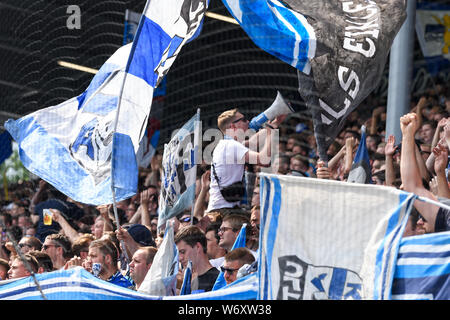 Karlsruhe, Deutschland. 03 Aug, 2019. Funktion, Fans. GES/Fußball/2. Bundesliga: Karlsruher SC - Dynamo Dresden, 03.08.2019 Fußball: 2. Bundesliga: KSC vs Dynamo Dresden, Karlsruhe, August 3, 2019 | Verwendung der weltweiten Kredit: dpa/Alamy leben Nachrichten Stockfoto