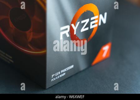 Valencia, Spanien - August 3, 2019: AMD Ryzen 3700 x Prozessor. Neue Zen 2, 7 Nanometer desktop-CPUS von AMD. Sehr beliebt. Stockfoto