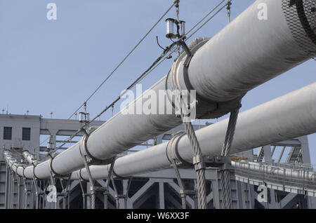 GWB: Eine Reise von New Jersey nach New York zu Fuß über die George Washington Brücke Details eine einzigartige Perspektive auf die weltberühmte Struktur. Stockfoto