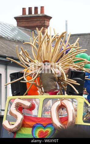 Brighton, Großbritannien, 3. August 2019 - Die Teilnehmer an der Parade nehmen an der diesjährigen Brighton Stolz. Kredit James Boardman/Alamy leben Nachrichten Stockfoto