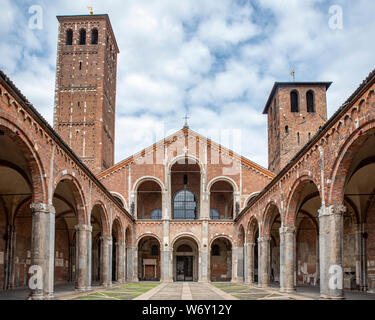 Die Basilika von Sant'Ambrogio, einer der ältesten Kirchen in Mailand, Italien Stockfoto