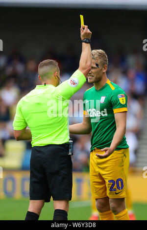 Preston North End von Jayden Stockley erhält eine gelbe Karte, während der Himmel Wette Championship Match an der Höhle, London. Stockfoto