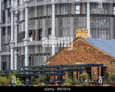 Gasholders London Kings Cross - am Kanal gelegenes Apartments und Penthäuser im genannten Rahmen der ehemaligen Getreidespeicher gasholders Square Kohle Tropfen Werft gebaut Stockfoto