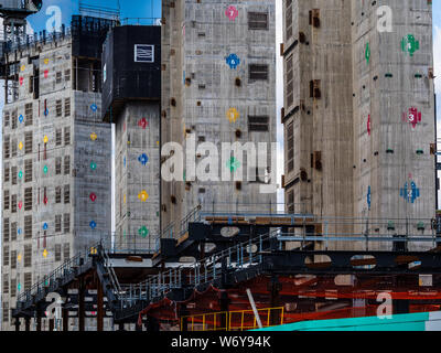 Neue Google HQ London verwendet Anrdroid logo Höhe zu zeigen. Hochhaus in London Kings Cross Development, mit Android Boden Markierungen Stockfoto