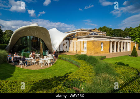 Serpentine Sackler Galerie Hyde Park London - einer 200 Jahre alten ehemaligen Schießpulver Store von Zaha Hadid Architects renoviert, eröffnet 2013. Stockfoto