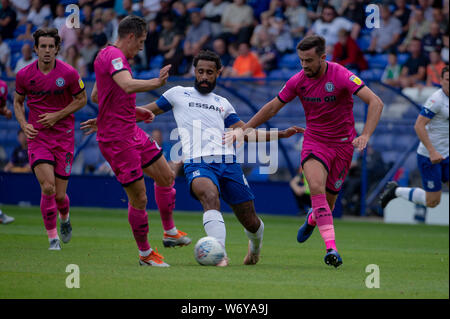 BIRKENHEAD, ENGLAND 3. August Tranmere Rovers "Manny Monthe unter Druck während der Sky Bet Liga 1 Übereinstimmung zwischen den Tranmere Rovers und Rochdale in Prenton Park, Birkenhead am Samstag, den 3. August 2019. (Credit: Ian Charles | MI Nachrichten) Credit: MI Nachrichten & Sport/Alamy leben Nachrichten Stockfoto