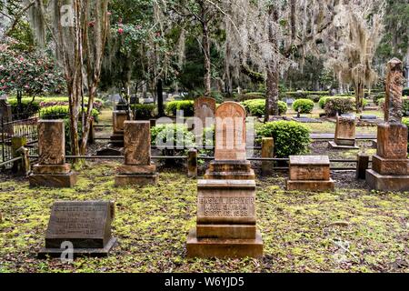 Die Christ Church Cemetery in St. Simons Island, Georgia. Der Friedhof rund um die Kirche und die Termine bis 1803. Stockfoto