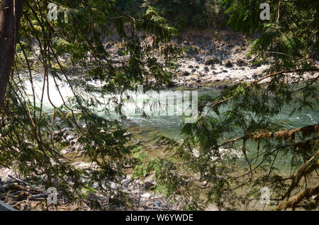 PARKS UND FREIZEITANGEBOTE: VOLUME 7- der Wallace Falls State Park erstreckt sich über 1.380 Hektar entlang des Wallace River im Snohomish County, Washington. Stockfoto