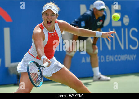 August 3, 2019: Caty McNally (USA) verliert an Camila Giorgi (ITA) 7-6, 6-2, am CitiOpen gespielt bei Rock Creek Park Tennis Center in Washington, DC. © Leslie Billman/Tennisclix/CSM Stockfoto