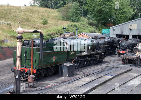 West Country Klasse erhaltene Dampflok 34027 Zeitarbeit Tal in Bridgnorth Halle auf den Severn Valley Railway für Kohle und Wasser am 1. August 2019. Stockfoto