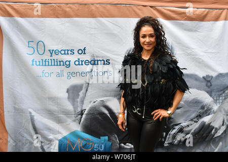 Kolumbianischen Sänger und Song-writer Angelica Lopez und ihre Band mit Elaine Wara Pianist führt auf dem La Clave Fest 2019: Kostenlose Latin Festival in London mit Live Performances tolles Essen und Trinken und schönen Menschen am Finsbury Park am 3. August 2019, London, UK. Stockfoto