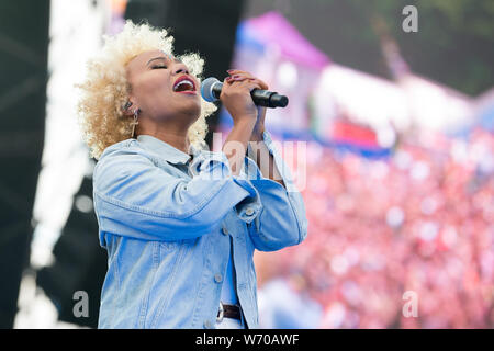 Brighton, UK. 3. August 2019. Emeli Sande führt als Special Guest auf der Hauptbühne im Pride im Park von Preston Park, Brighton am 3. August 2019 Bild von Tabatha Feuerwehrmann/weiblichen Perspektive Credit: Weibliche Perspektive/Alamy leben Nachrichten Stockfoto