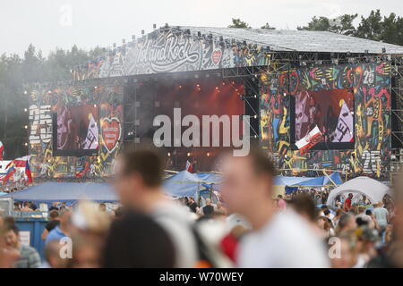 Küstrin, Polen. 02 Aug, 2019. Polen: Die Menschen feiern im Pol und Rock Festival in Küstrin. Quelle: Simone Kuhlmey/Pacific Press/Alamy leben Nachrichten Stockfoto