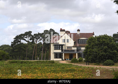 Auf 0001 Montag, 5. August Tranmer House, der Heimat von Edith Recht, der die Grabungen im Jahr 1939 eingeleitet mit einem Embargo belegt, jetzt Teil der neuen Ausstellung in der National Trust Sutton Hoo Ort in Suffolk nach einem??4m erneuern. Stockfoto