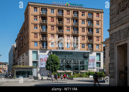 Mailand, Italien - 30. Juni 2019: Ansicht der Halle von Eataly Stockfoto