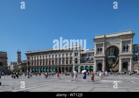 Mailand, Italien - 30. Juni 2019: Blick auf die Piazza Duomo Stockfoto