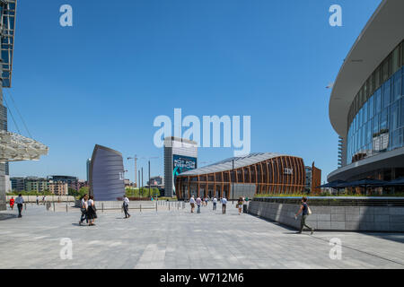 Mailand, Italien - 30. Juni 2019: Blick auf die Piazza Gae Aulenti, Wolkenkratzer Stockfoto