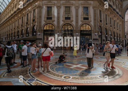 Mailand, Italien - 30. Juni 2019: Ansicht der Touristen in Mailand Stockfoto
