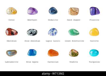 Satz von verschiedenen Mineralien Edelsteine mit Namen auf weißem Hintergrund Stockfoto