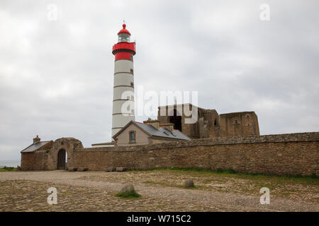 Leuchtturm am Pointe Saint-Mathieu, Plougonvelin, Bretagne, Frankreich, Europa. Foto V.D. Stockfoto