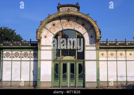 U-Bahn-Station Karlsplatz in Wien, Österreich Stockfoto