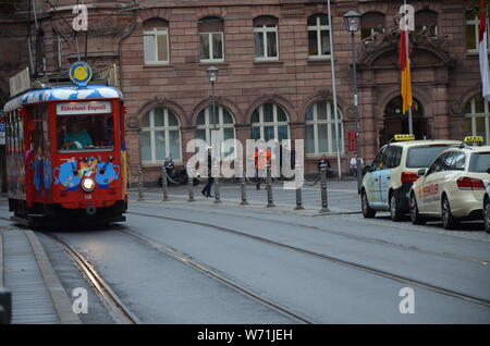 Ebbelwei-Express Straßenbahn Straßenbahn Stadtrundfahrt in Frankfurt Stockfoto