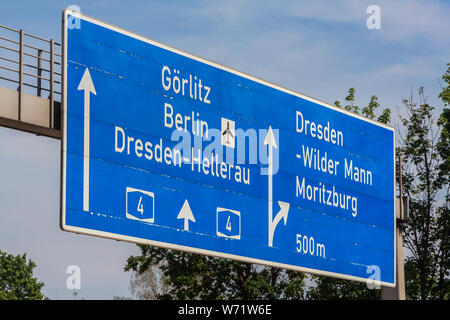 Straßenschild auf der Autobahn in Dresden Stockfoto