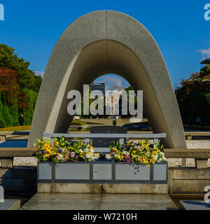 Berühren Besuch von Hiroshima Peace Park sjows anschaulich Tragödie von Opfern von Kernwaffen (Hibakusaha), Japan, November 2018 Stockfoto