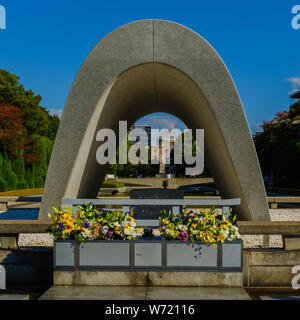 Berühren Besuch von Hiroshima Peace Park sjows anschaulich Tragödie von Opfern von Kernwaffen (Hibakusaha), Japan, November 2018 Stockfoto