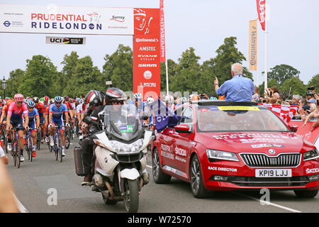 Prudential Fahrt London-Surrey Classic 2019 Start, Kastanienallee, Bushy Park, Hampton Court, Greater London, England, Vereinigtes Königreich, UK, Europa Stockfoto